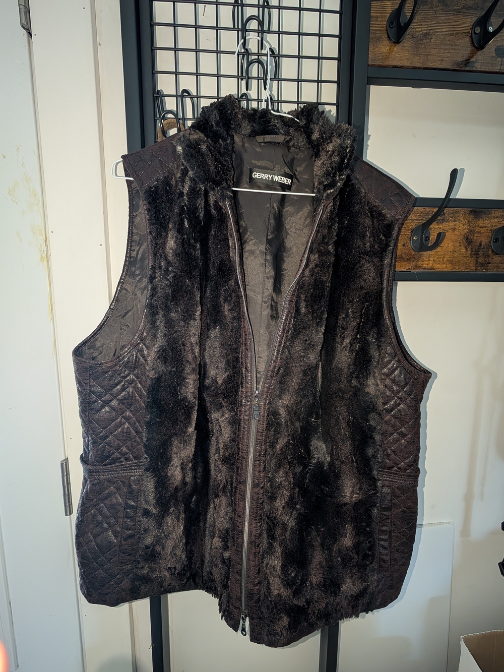Gerry Weber Women's Faux Fur Quilted Vest - Black